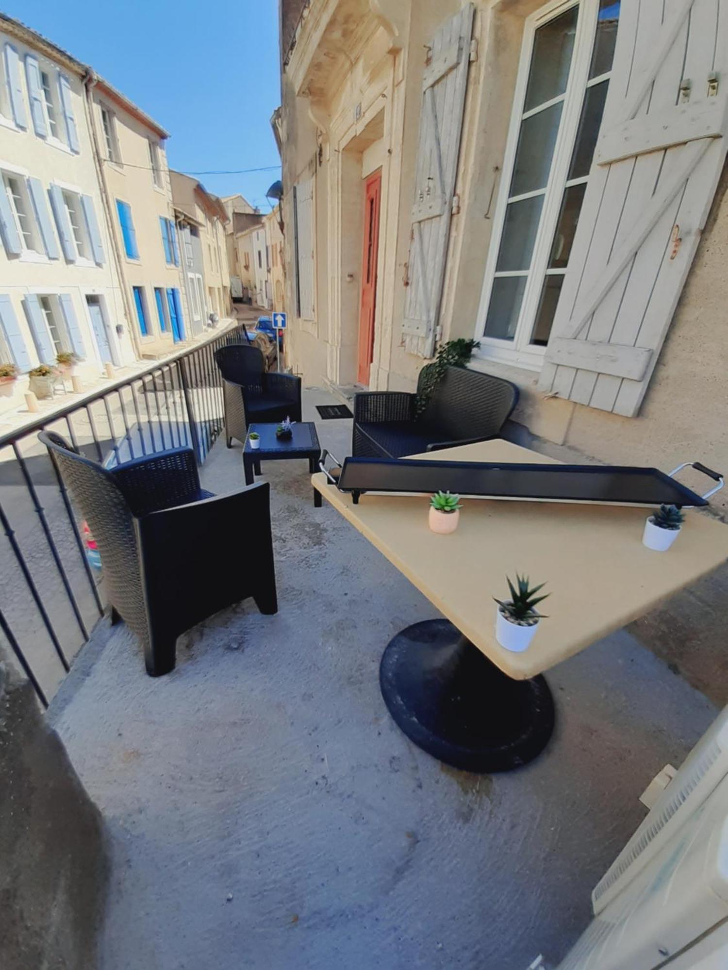 Les 27 Villa Ginestas Exteriör bild